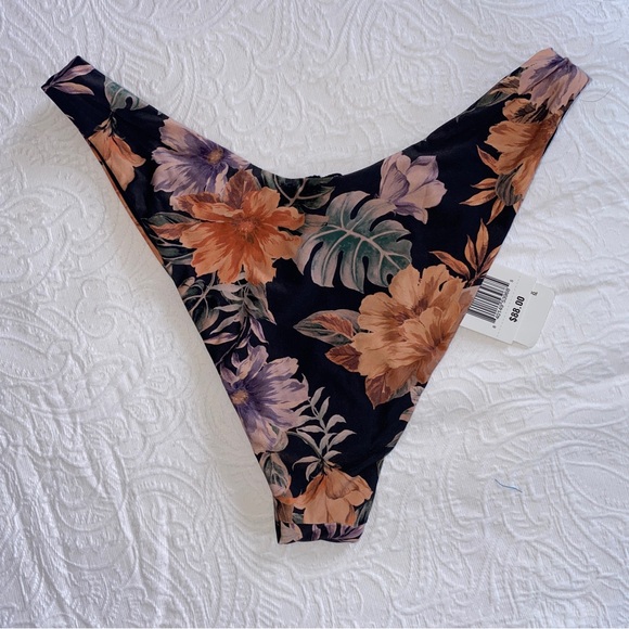 L*SPACE Camellia Bikini bottom on Printed Cabana - Picture 8 of 11